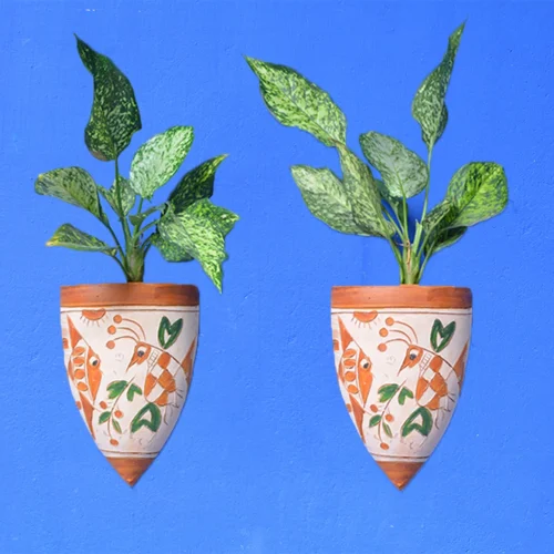 Fish Hanging Terracotta Pot -Plant Life Decor Shop 3 4 ad3f8fd4 fa49 4b37 886b 238e22225bc9