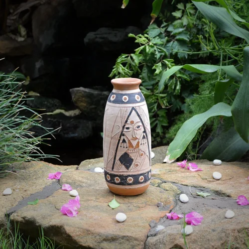 Towns Lady Terracotta Pot