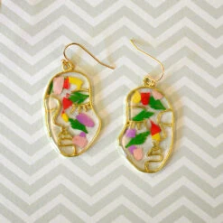 Arresting Visage Real Dried Flower Earrings -Plant Life Decor Shop Arresting Visage Earrings 2