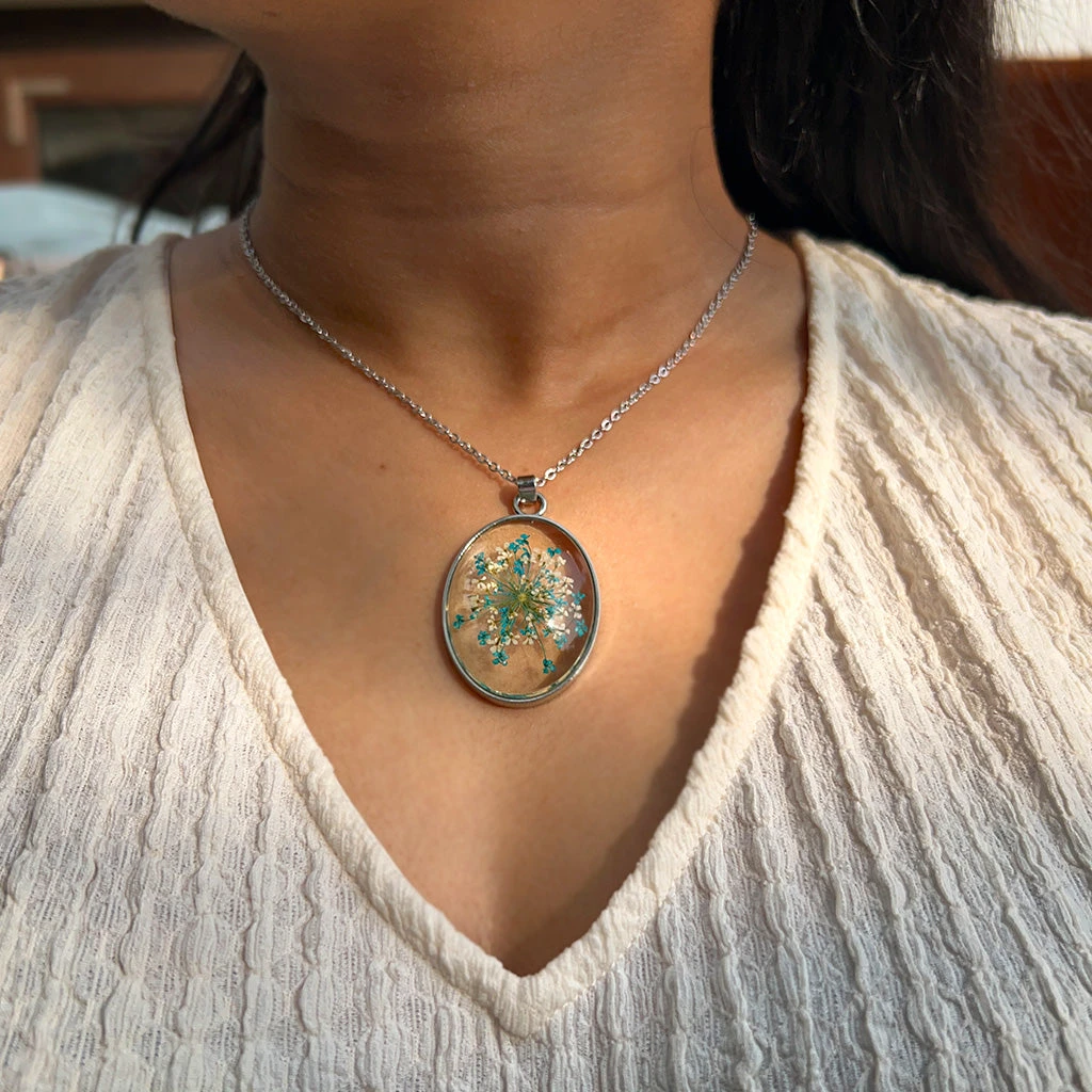 Moana's Clue Real Dried Flower Necklace 2 Moana's Clue Real Dried Flower Necklace - Image 2