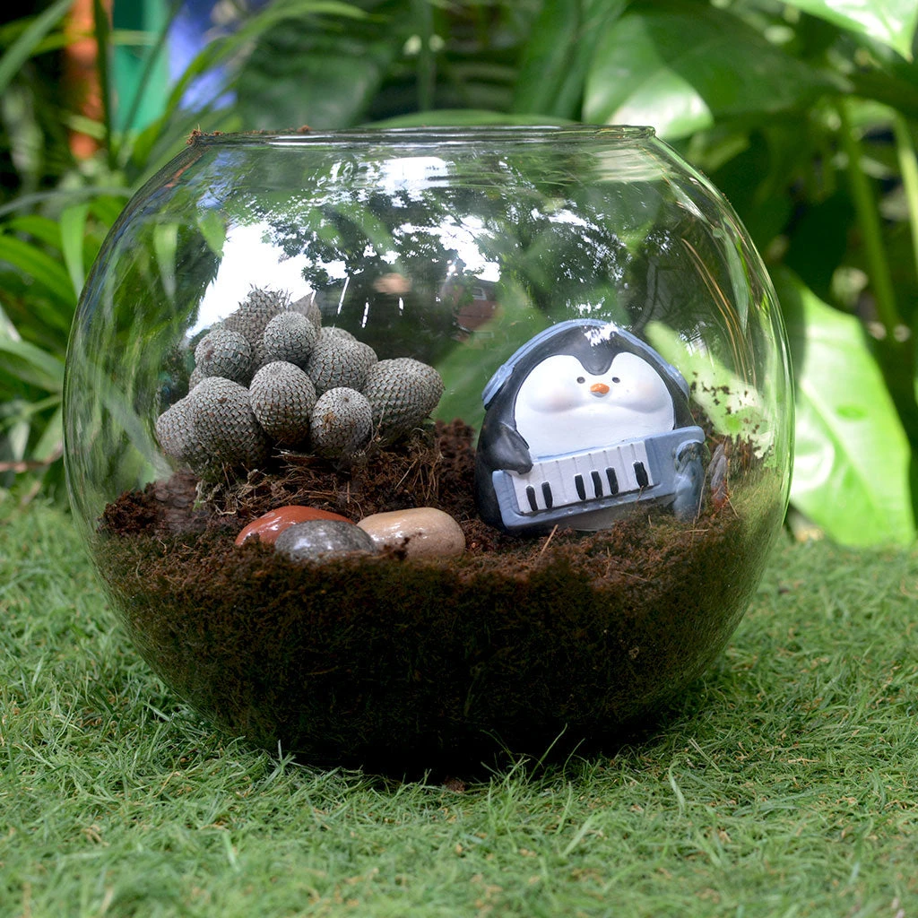 Miniature Penguin On Keyboard – Cute Resin Decor For Gifts & Gardens 3 Miniature Penguin On Keyboard – Cute Resin Decor For Gifts & Gardens - Image 3