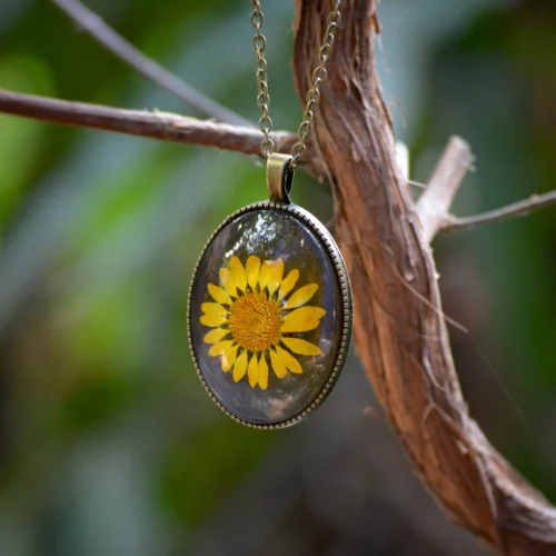 Radiant Diurnal Real Dried Flower Necklace