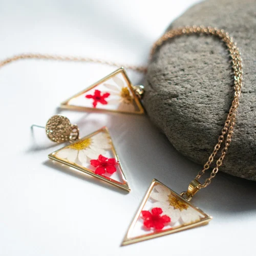 Summer Indulgence Real Dried Flower Necklace Earring Set