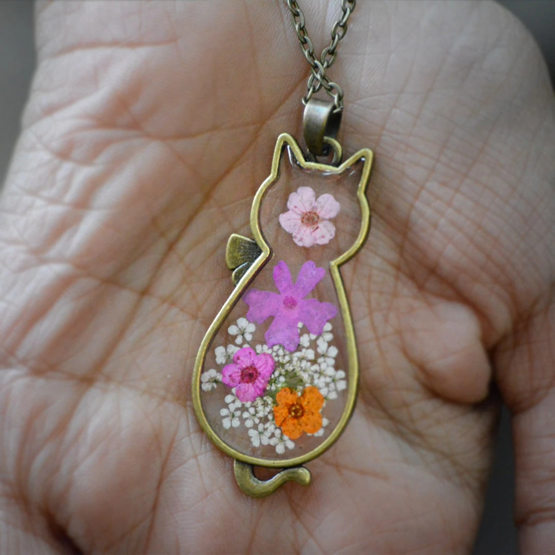 Tabby Floret Real Dried Flower Necklace 3 Tabby Floret Real Dried Flower Necklace - Image 3