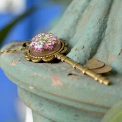 Thistle Cue Real Dried Flower Necklace -Plant Life Decor Shop Thistle cue 2