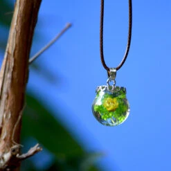 A Vivid Pansy Real Dried Flower Necklace