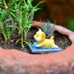 Miniature Yoga Corgi Dog – Cute Resin Decor For Desks & Fairy Gardens
