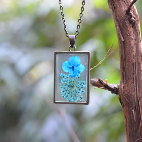 Gust Of Blue Real Dried Flower Necklace