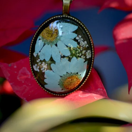 Petals Of The Sky Real Dried Flower Necklace 9 Petals Of The Sky Real Dried Flower Necklace -Plant Life Decor Shop petals of the sky 2