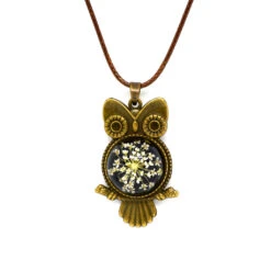 A Starry Hoot Real Dried Flower Necklace -Plant Life Decor Shop starryhoot whitebg