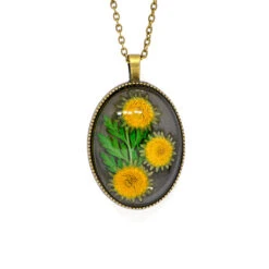 Vincent Star Real Dried Flower Necklace -Plant Life Decor Shop vincentstar whitebg